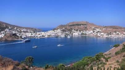Tatil Yapacaklar Dikkat! Patmos Modası Başladı: Ünlüler Akın Ediyor…