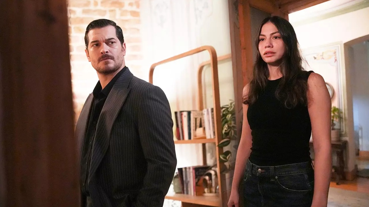 Eşref Rüya’nın 15. Bölüm  İzle! Nisan, Eşref ile birlikte tehlikenin içine düşüyor